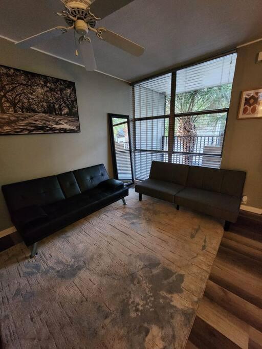 Blue Shark *W7* @ Montrose 1Br Private King Loft Daire Houston Dış mekan fotoğraf
