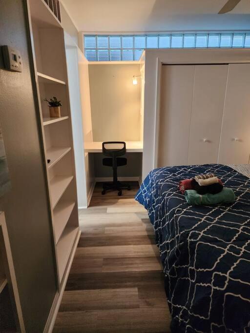 Blue Shark *W7* @ Montrose 1Br Private King Loft Daire Houston Dış mekan fotoğraf