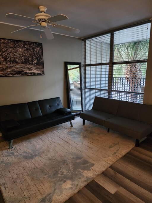 Blue Shark *W7* @ Montrose 1Br Private King Loft Daire Houston Dış mekan fotoğraf