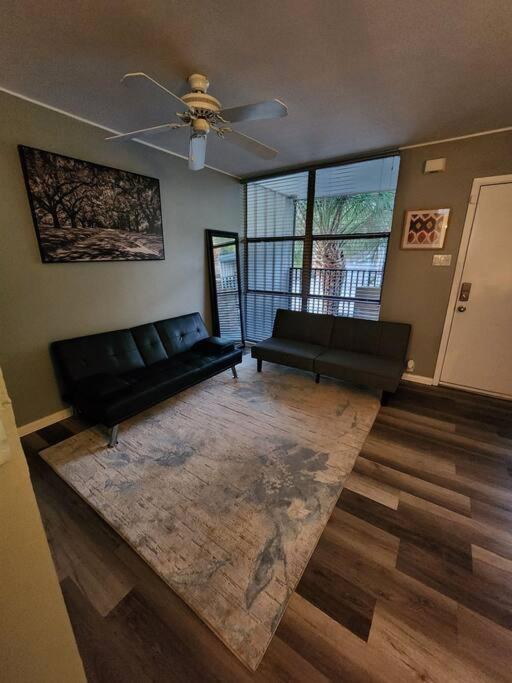 Blue Shark *W7* @ Montrose 1Br Private King Loft Daire Houston Dış mekan fotoğraf